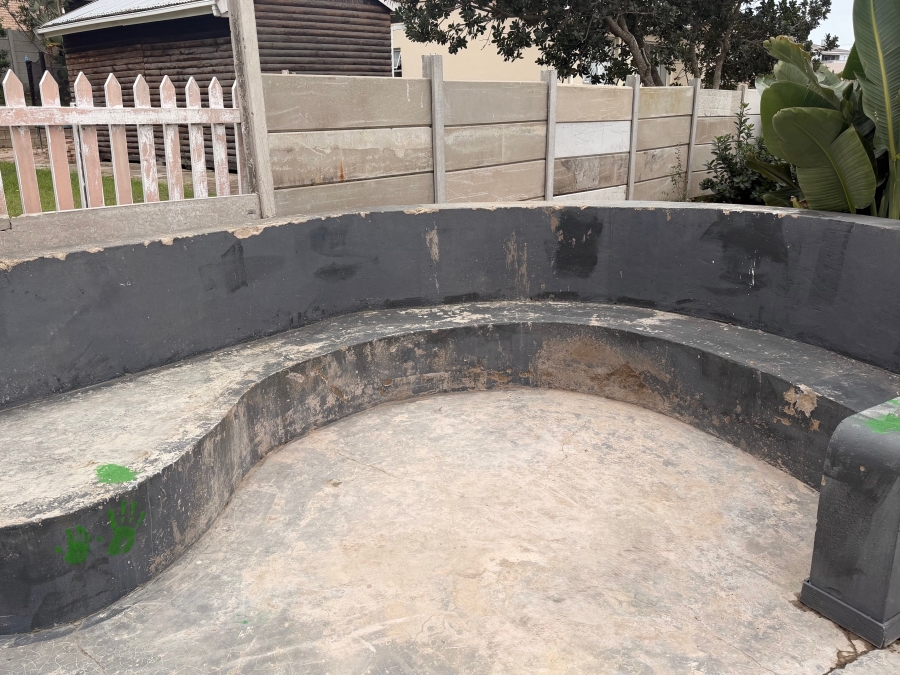 5 Bedroom Property for Sale in Dana Bay Western Cape